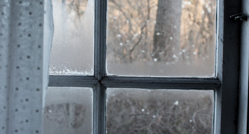 Ein Fenster mit Winterstimmung
